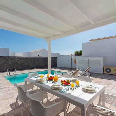 Ereza La Granja Villa Playa Blanca